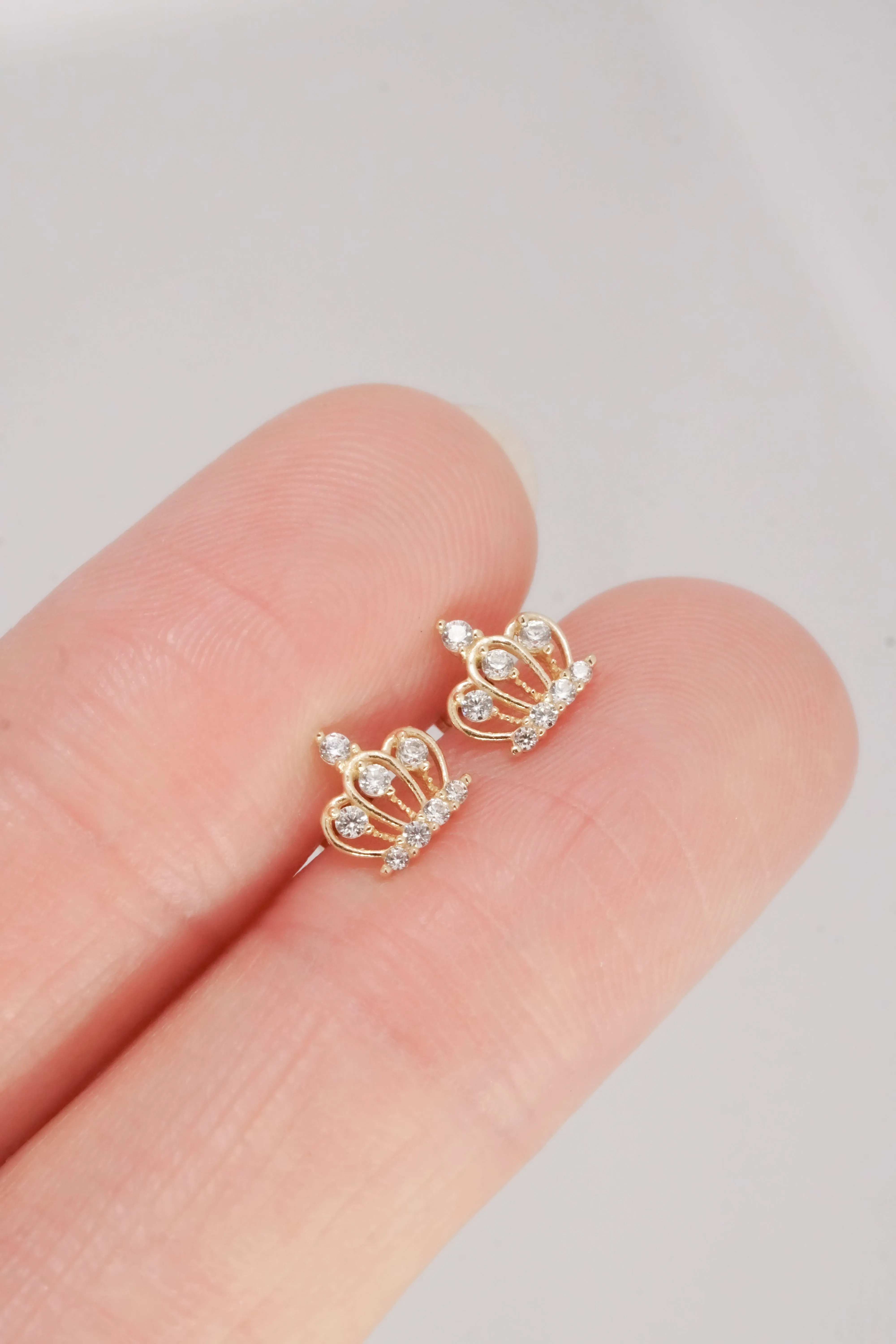 14K Solid Yellow Gold CZ Crown Screw Back Stud Earring