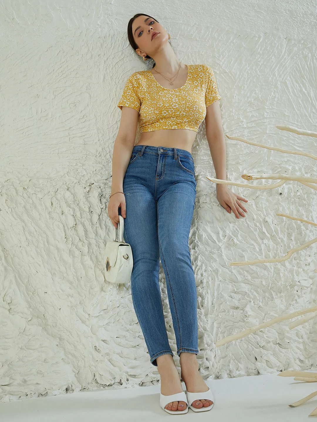 Berrylush Women Yellow & White Floral Printed Scoop Neck Waist Tie-Up Cotton Slim-Fit Cropped T-Shirt