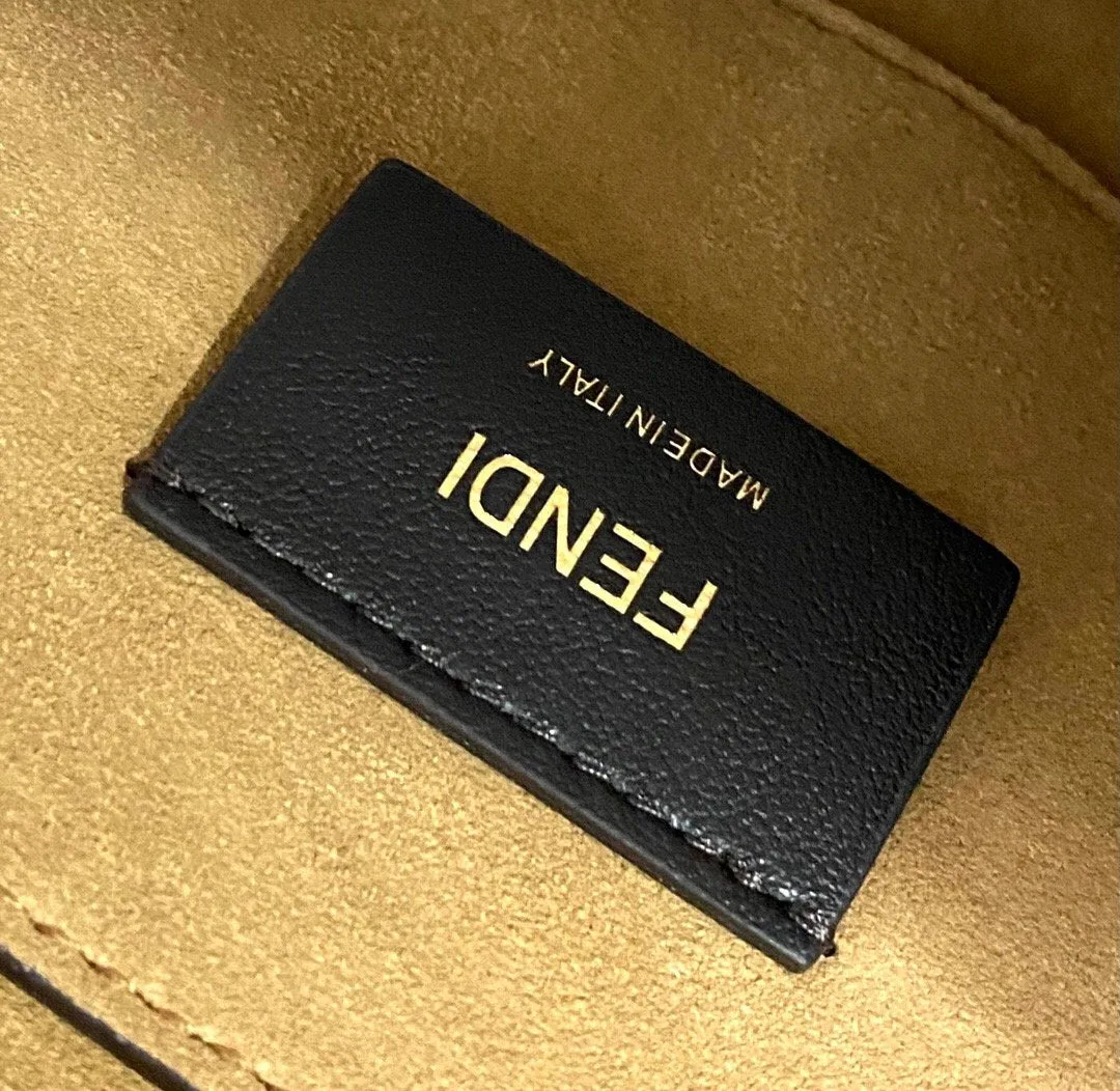 EN   Designer bags by Fendi 058