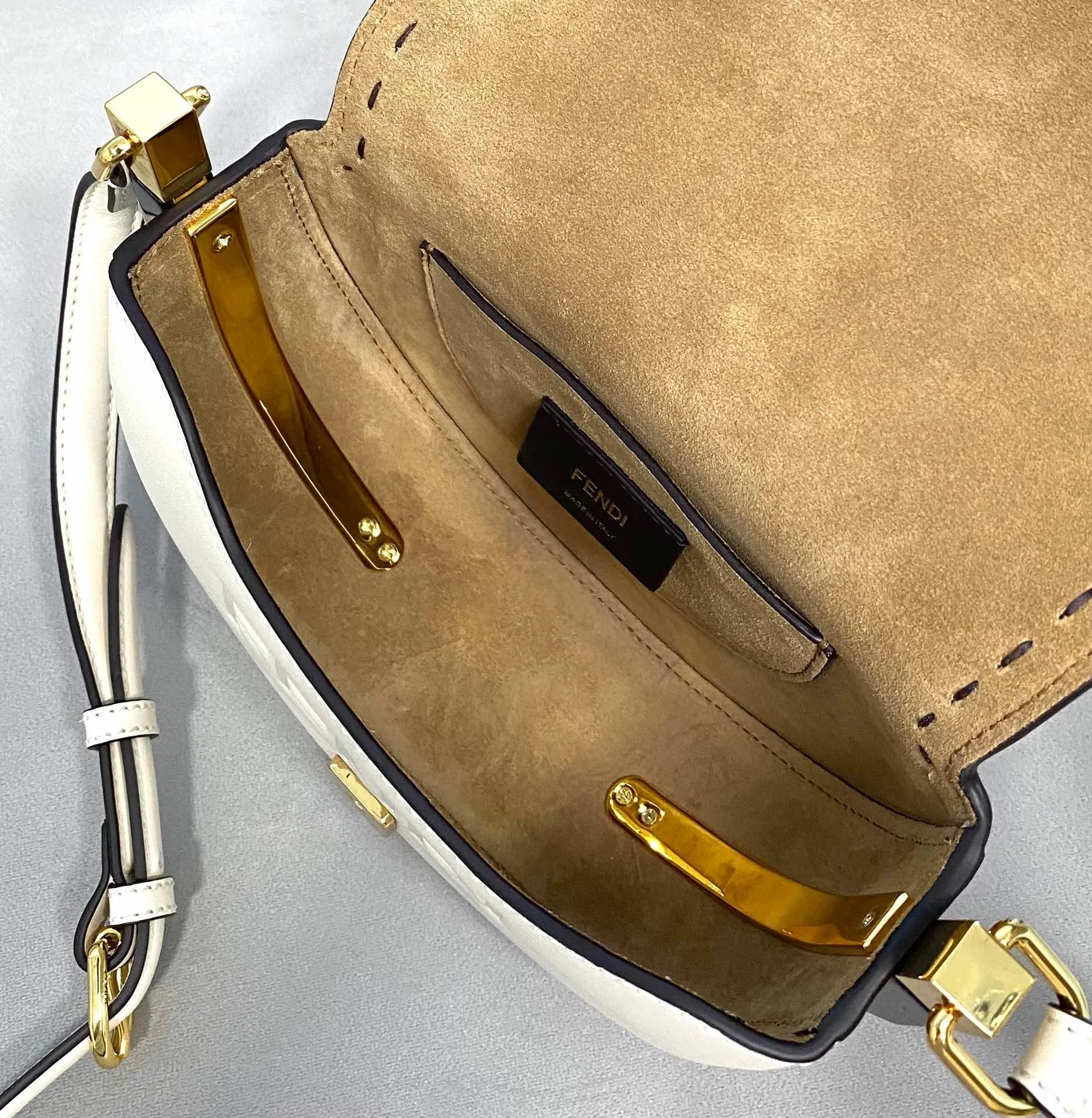 EN   Designer bags by Fendi 058