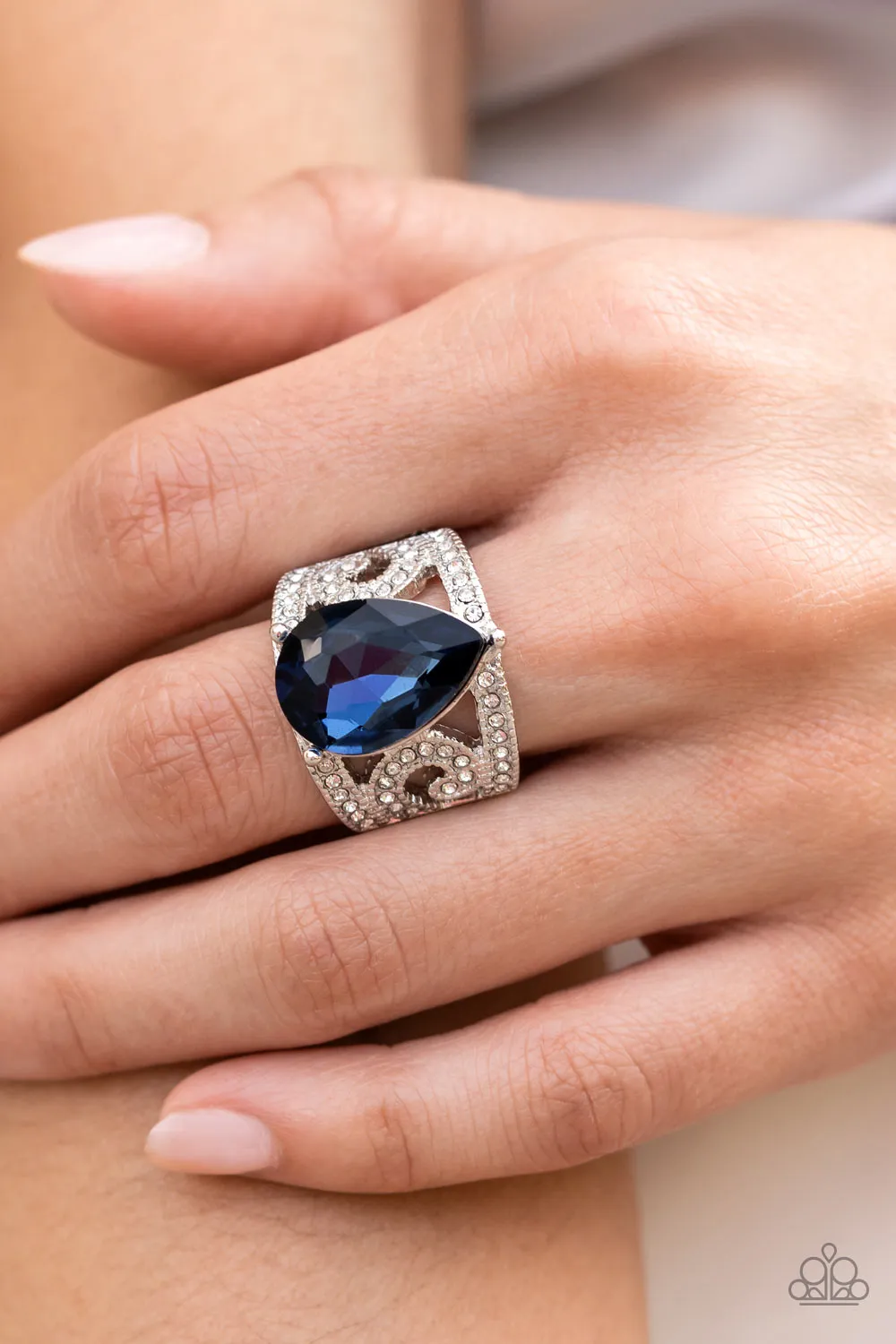 Kinda a Big Deal - Blue Ring - Paparazzi Accessories